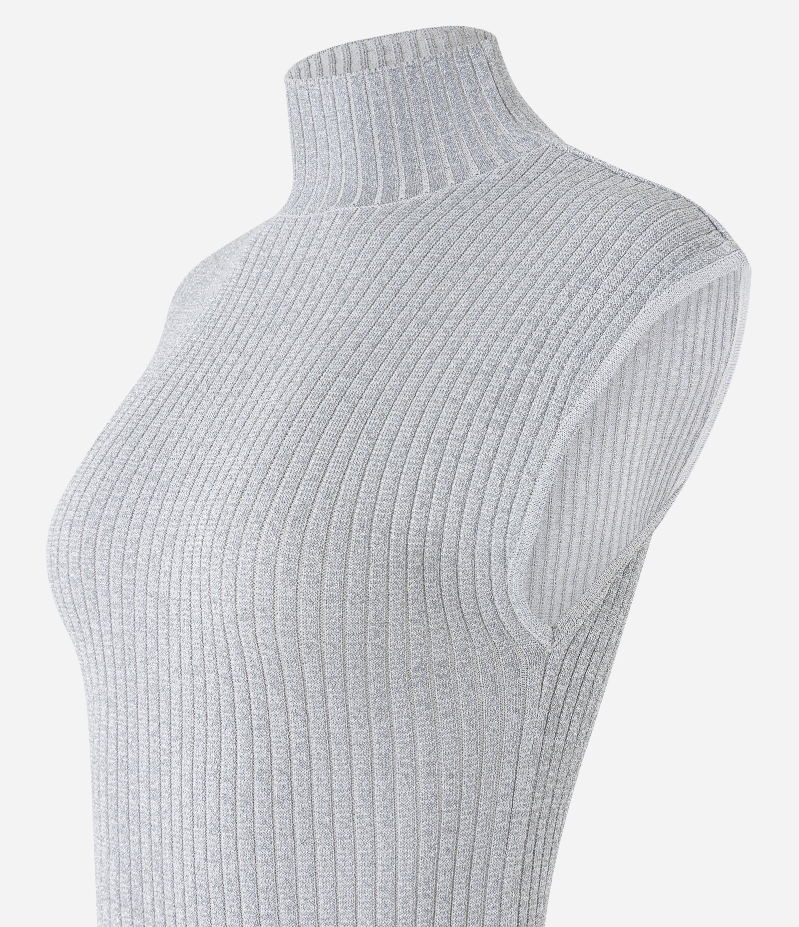 Blusa sem Manga em Tricô com Gola Alta Cinza 8