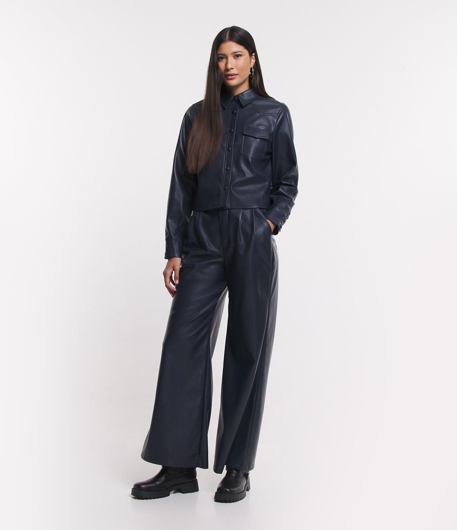 Calça Pantalona em Material Sintético com Pregas e Bolsos Azul 1