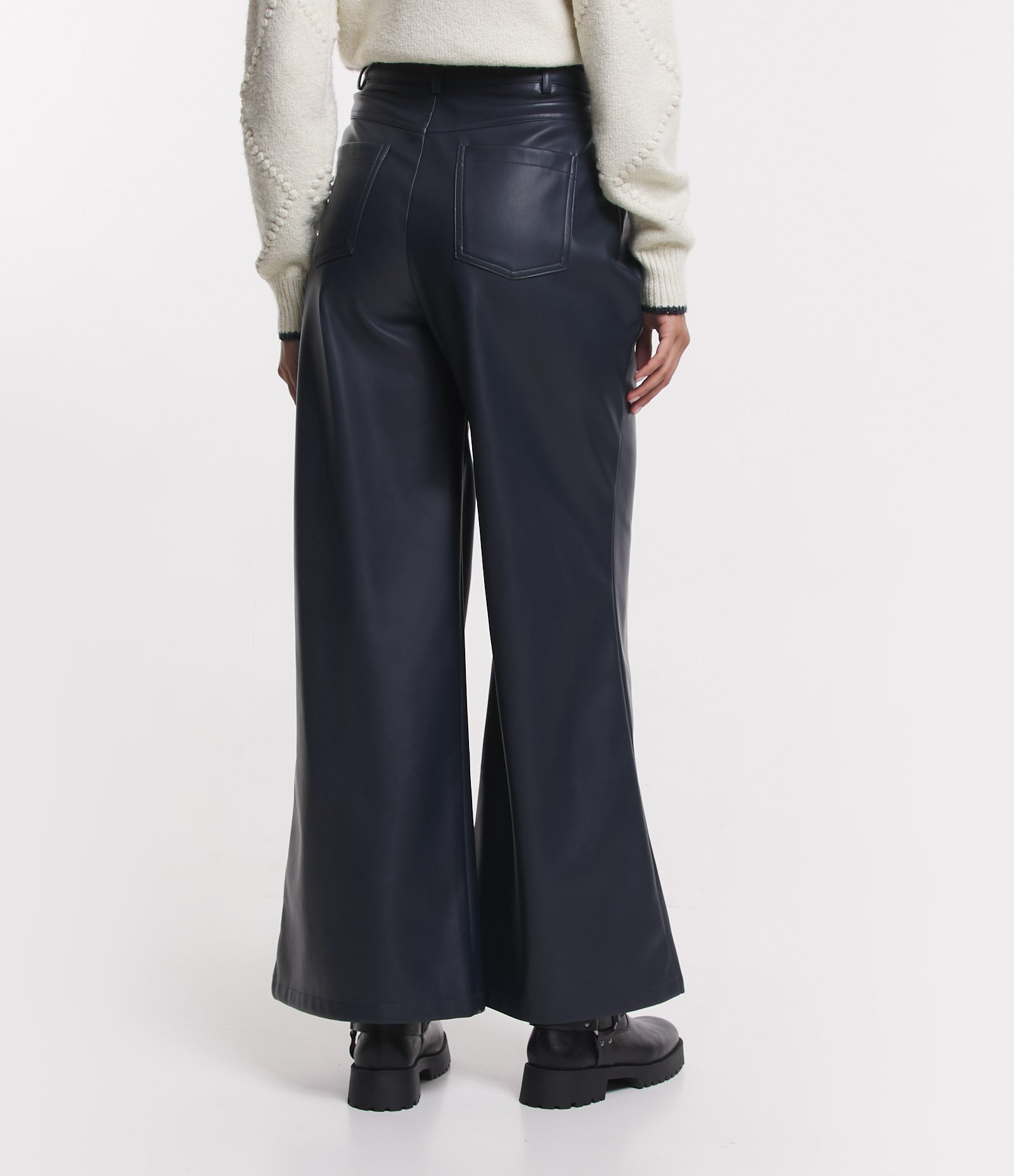 Calça Pantalona em Material Sintético com Pregas e Bolsos Azul 3