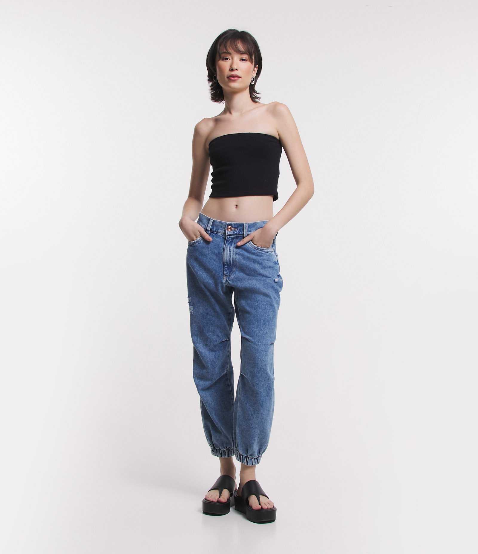 Calça Jogger em Jeans com Pregas e Puídos Azul 1