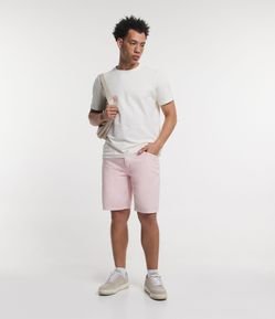 Bermuda Slim em Sarja Marmorizada com Bolsos
