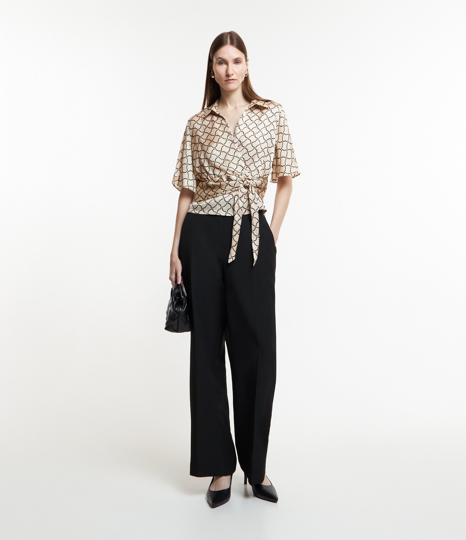 Calça Wide Leg Alfaiatada com Cós Elástico nas Costas Preto 1