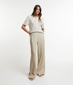 Calça Pantalona em Viscolinho com Recorte Frontal na Perna