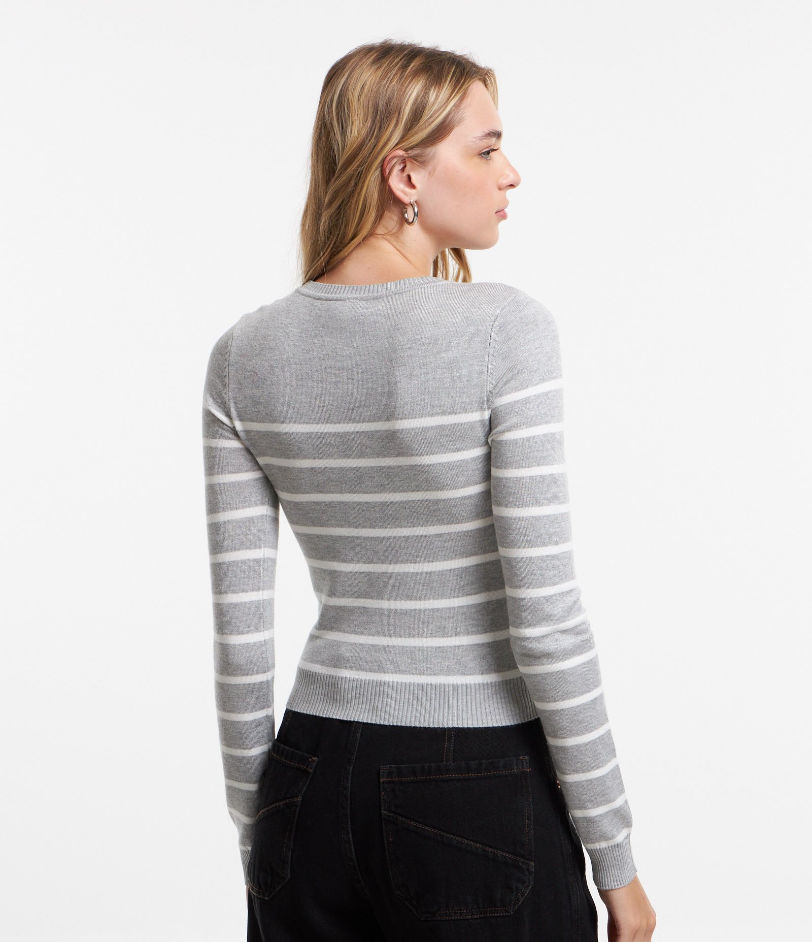 Blusa Manga Longa em Viscose Listrada Cinza 3