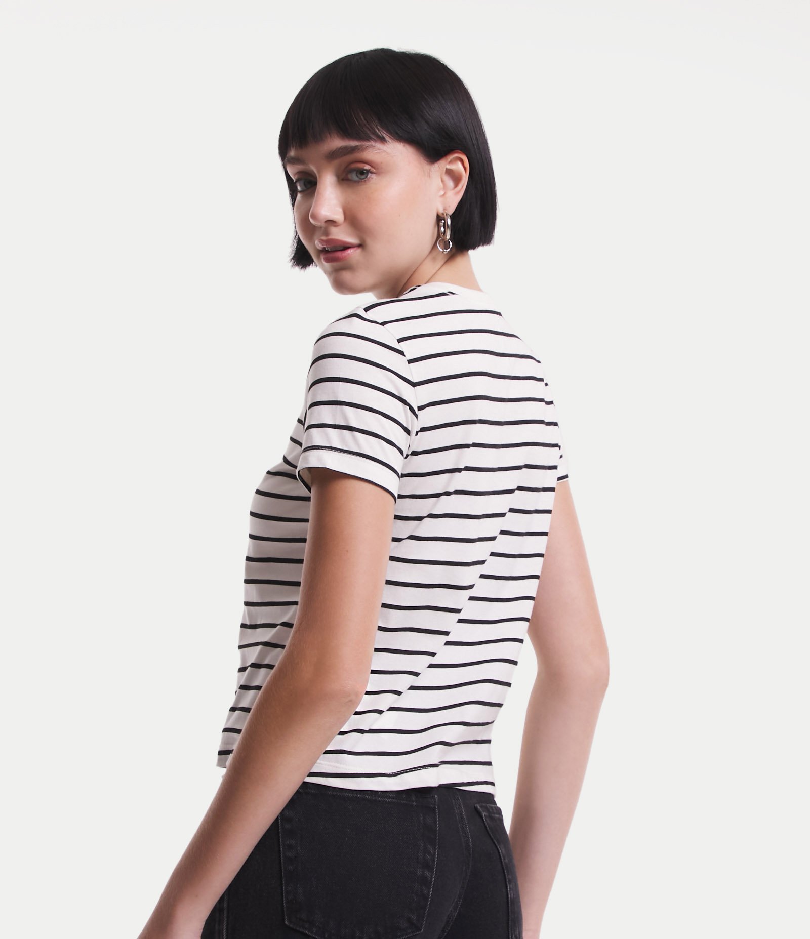 Camiseta em Meia Malha Listrada com Manga Curta Branco 3