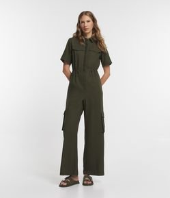 Macacão Cargo em Viscolinho com Ajuste na Cintura