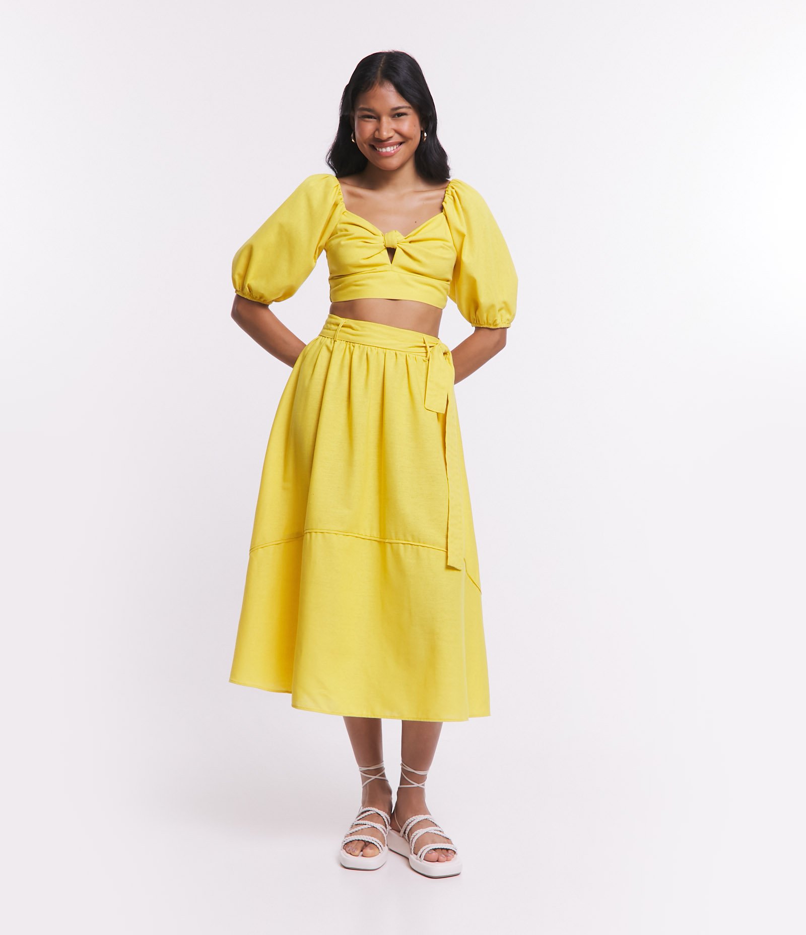 Blusa Cropped em Linho com Manga 3/4 e Nózinho no Busto Amarelo 2