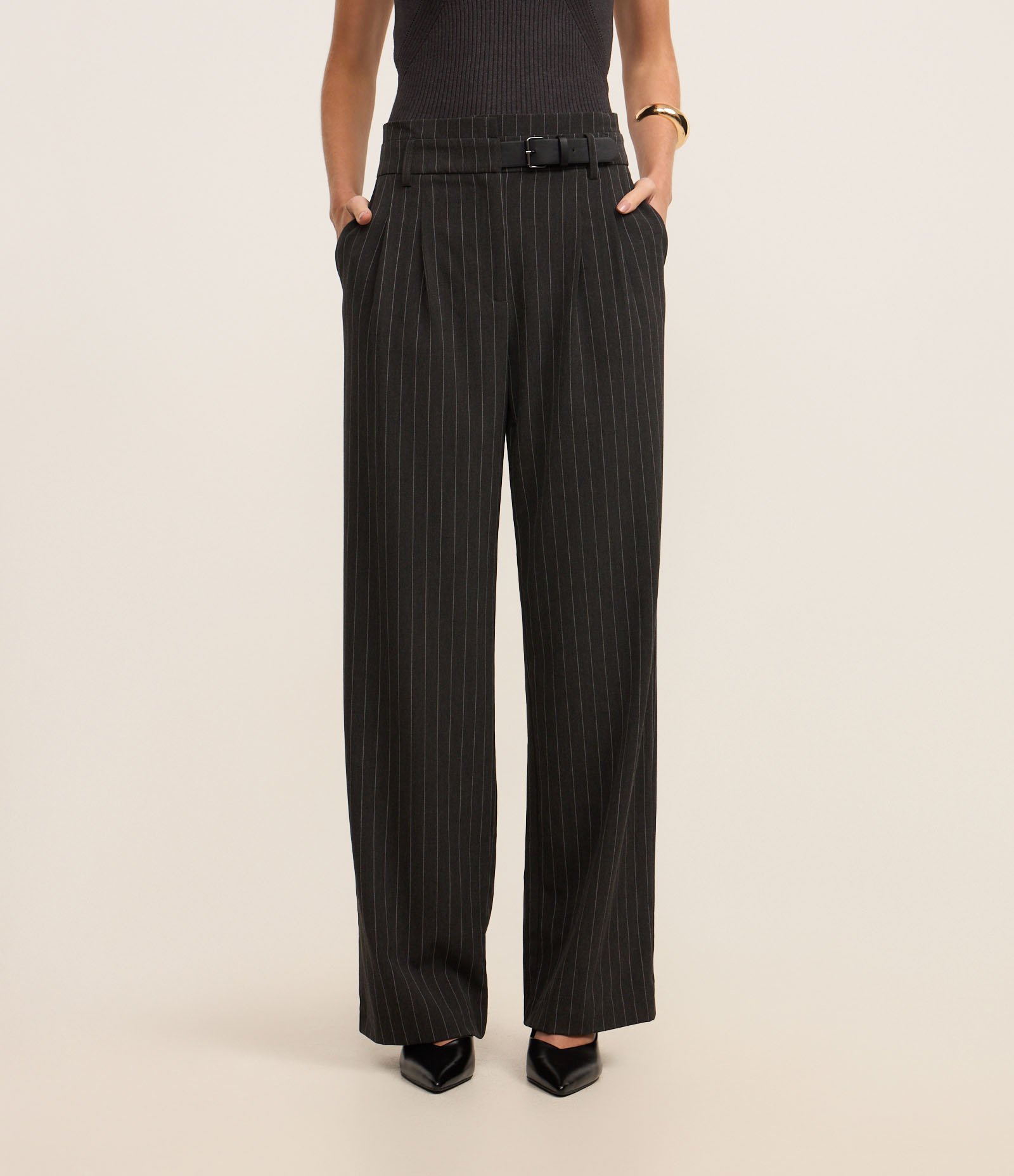 Calça Wide Leg Alfaiatada com Cintinho e Estampa Risca de Giz Cinza 3