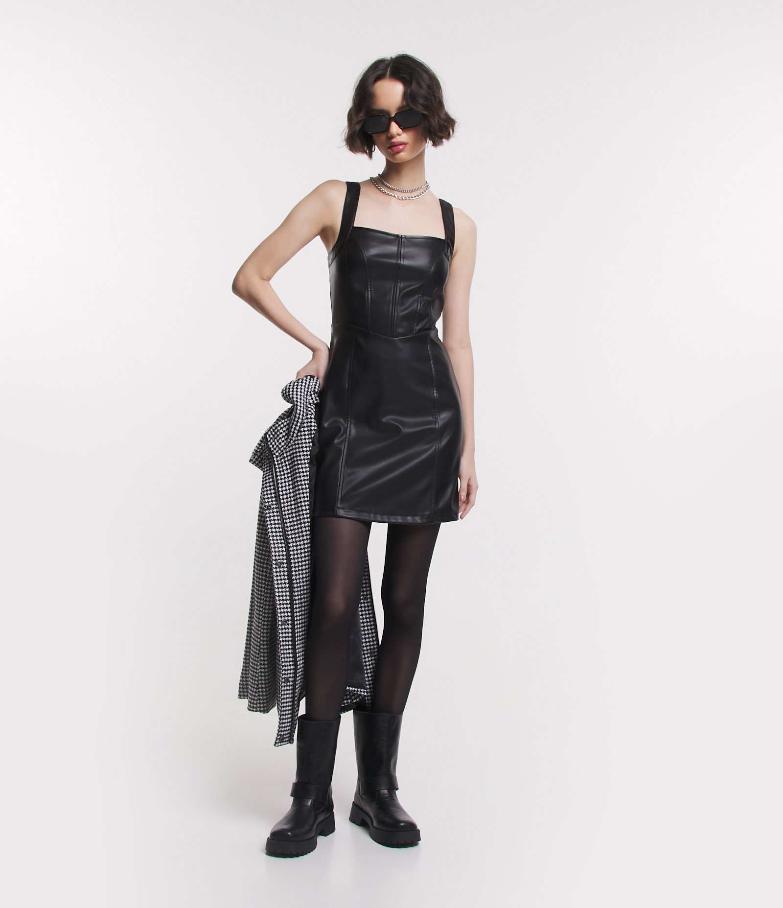 Vestido Curto Corset em Material Sintético com Lastex Preto 1
