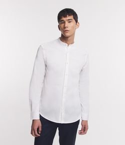 Camisa Regular Básica em Oxford com Gola Padre