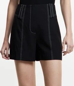 Short em Viscose com Passante e Pespontado Contrastante