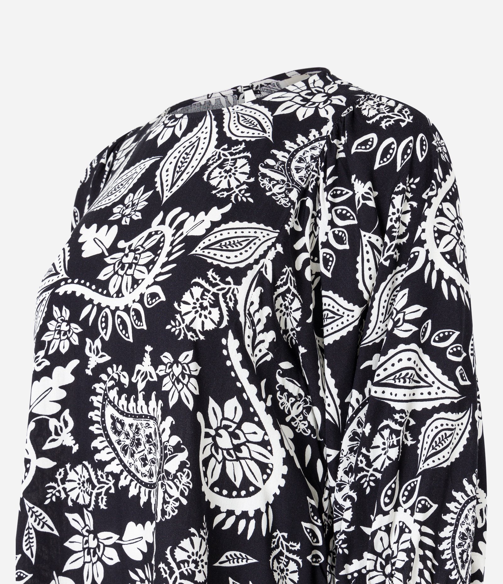 Vestido Curto em Viscose Estampa Floral Paisley com Manga Bufante Preto 6