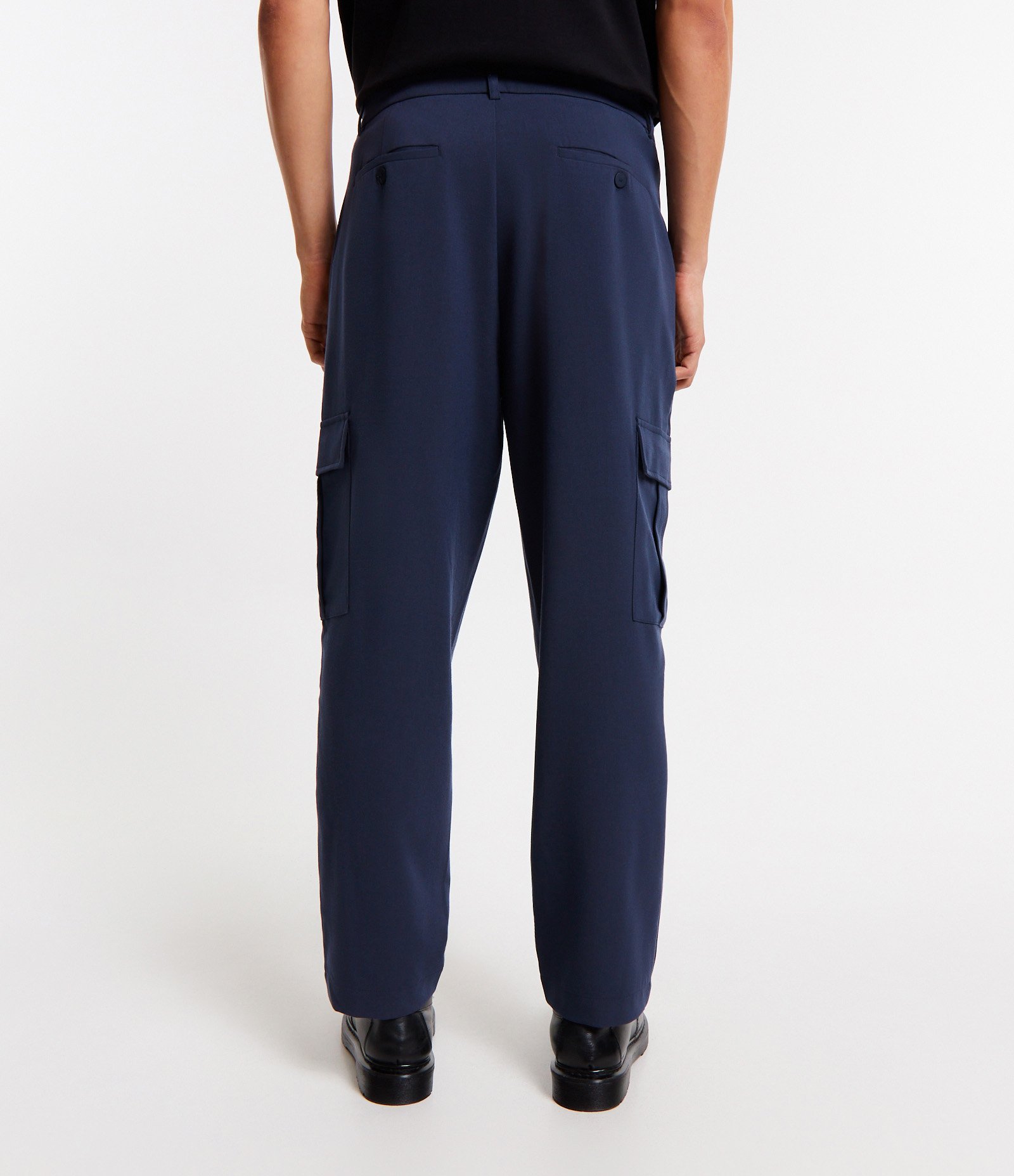 Calça Cargo em Sarja com Toque de Lã Azul Marinho 5