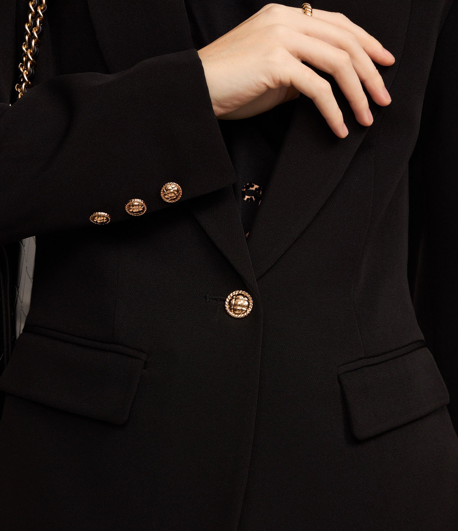 Blazer em Crepe com Botão Único e Bolso com Lapela Preto 5