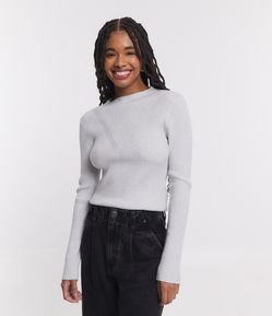 Blusa em Tricô Canelado com Fio Metalizado e Detalhe em V