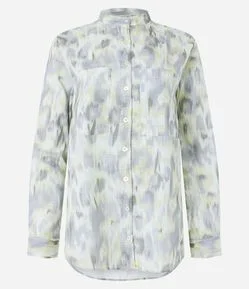 Camisa em Tricoline com Gola Padre e Estampa Abstrata