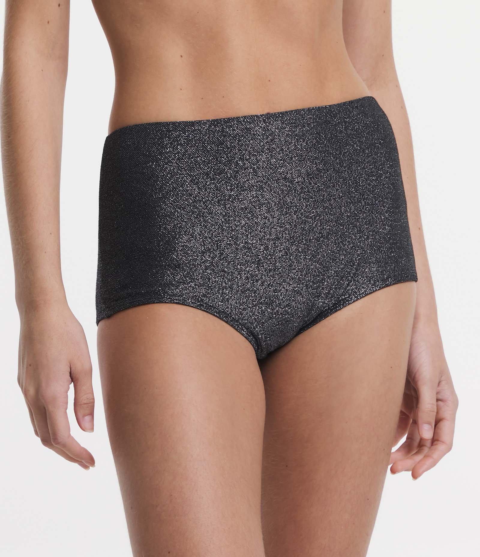 Short Hot Pants com Fio Metalizado Preto 2