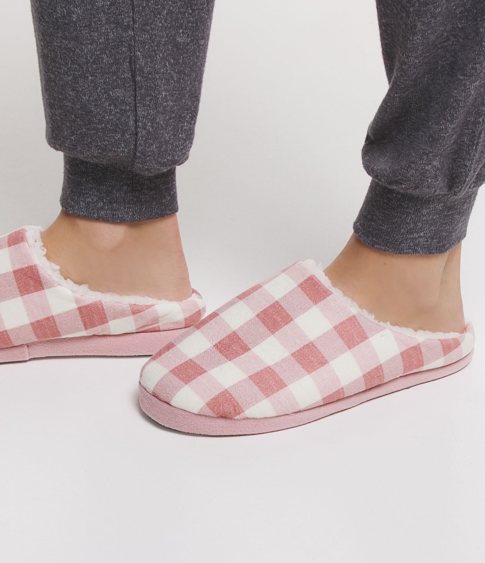 Pantufa Fechada com Estampa Xadrez 5