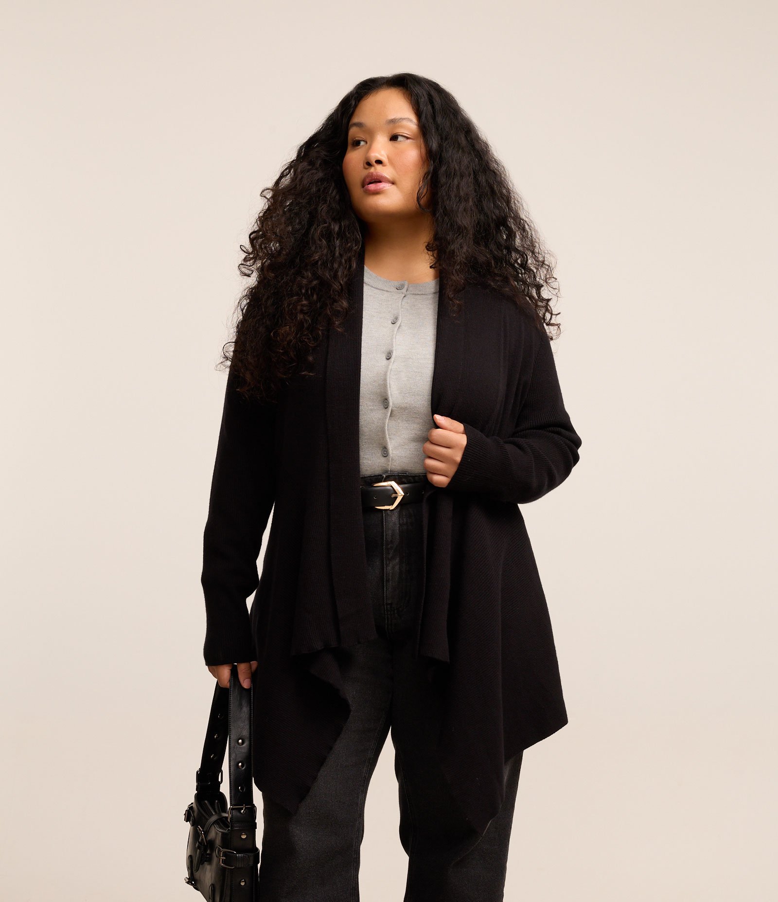Cardigan Alongado em Tricô com Barra Pontuda Curve & Plus Size Preto 1