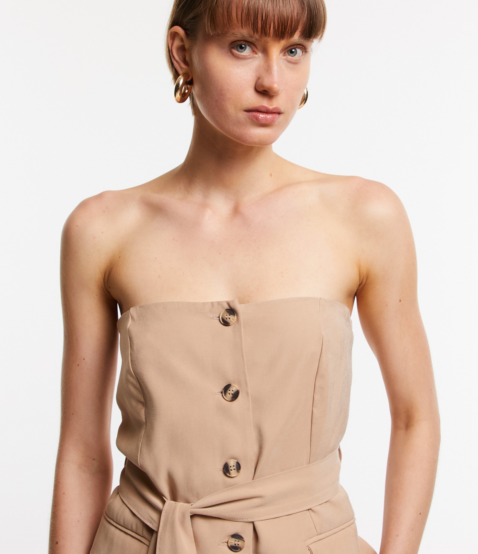 Blusa Alongada Alfaiatada Tomara que Caia e com Amarração Bege 1