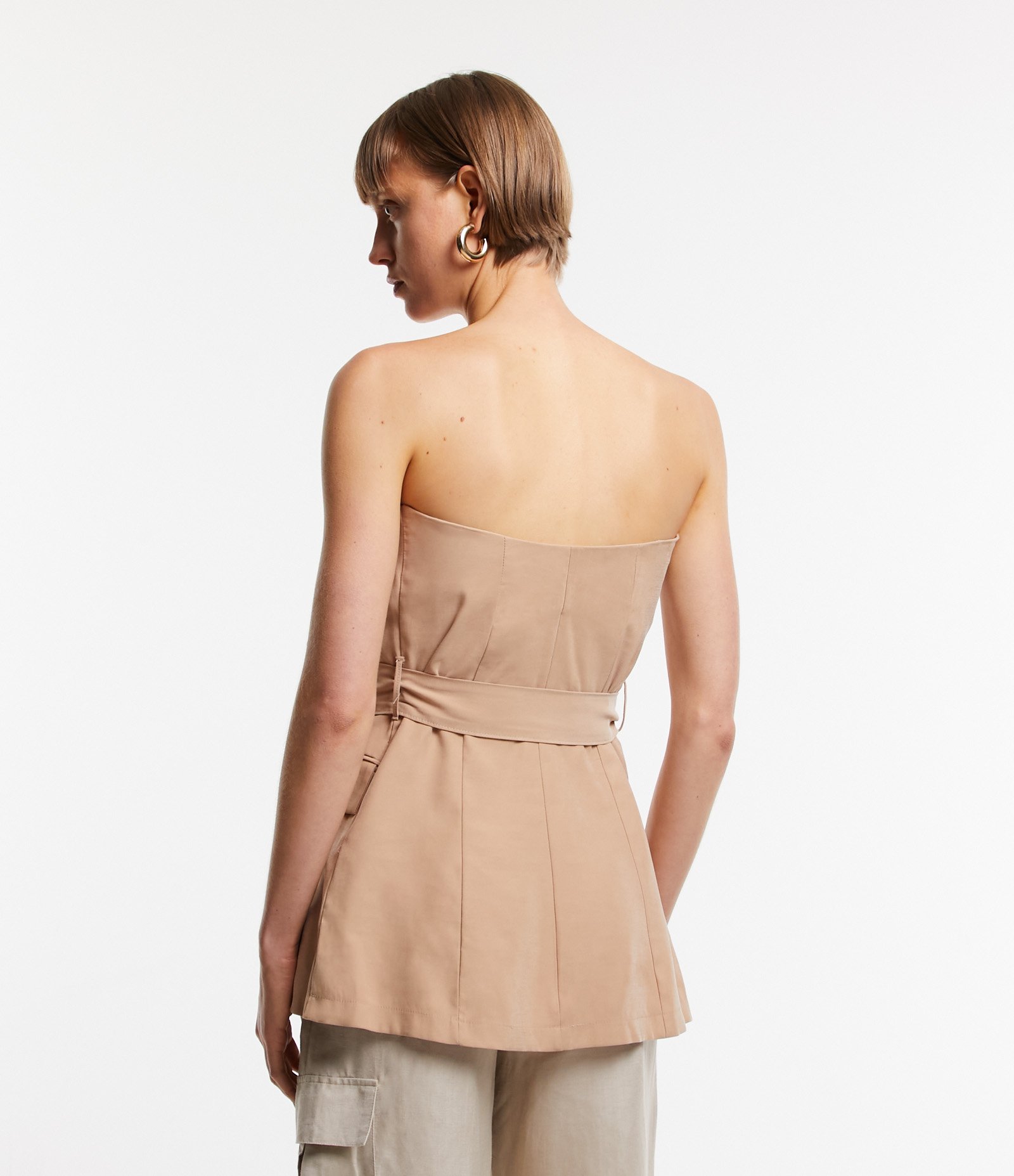 Blusa Alongada Alfaiatada Tomara que Caia e com Amarração Bege 2