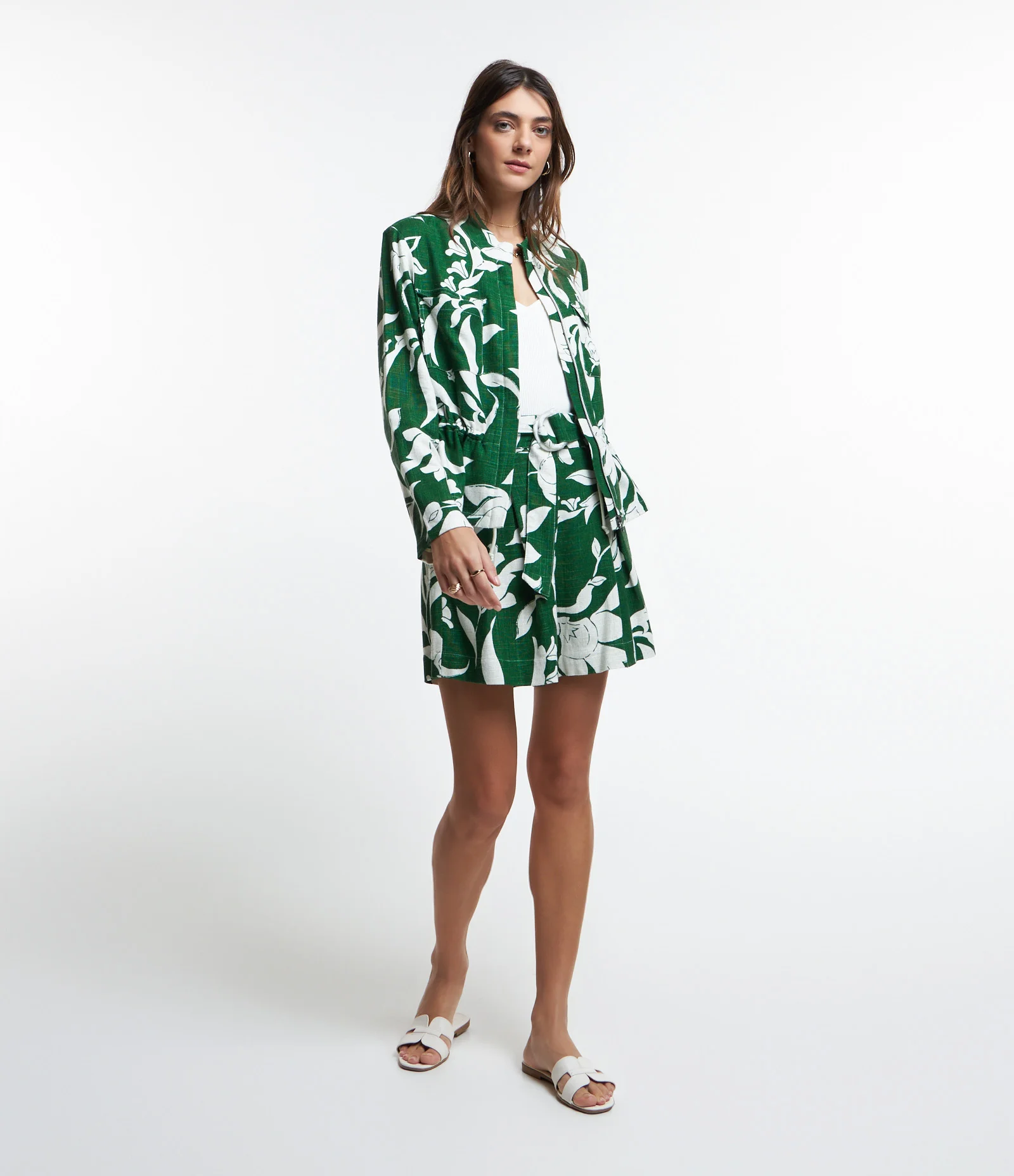 Jaqueta Parka em Viscolinho com Estampa Folhagens Contrastates Verde 2