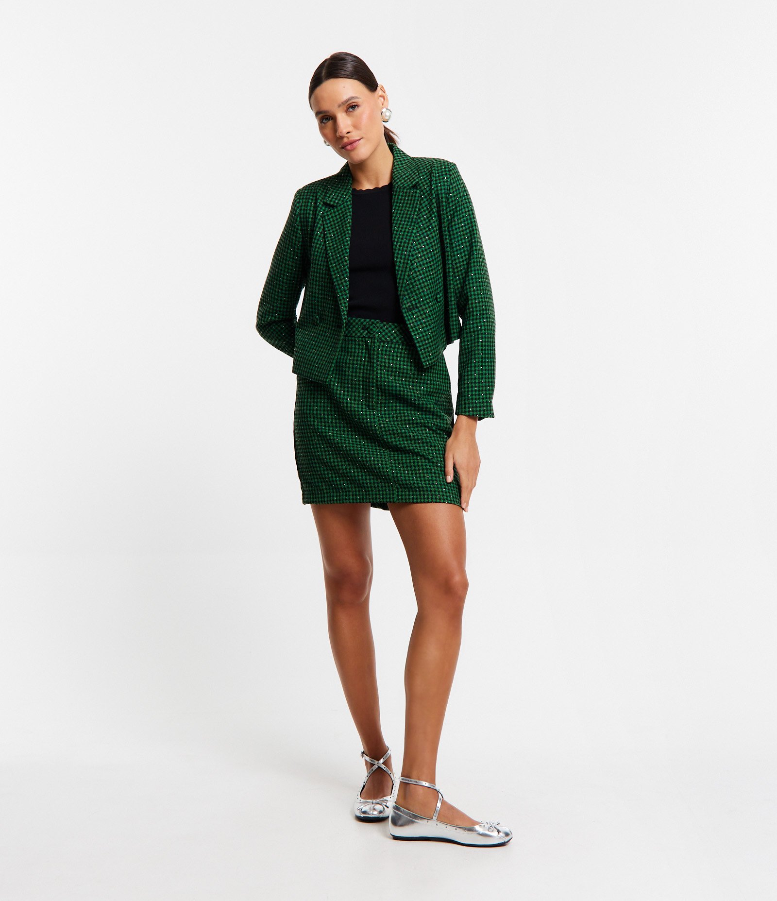 Blazer Cropped Alfaiatada com Estampa Xadrez e Aplicação de Strass Hotfix Verde 3