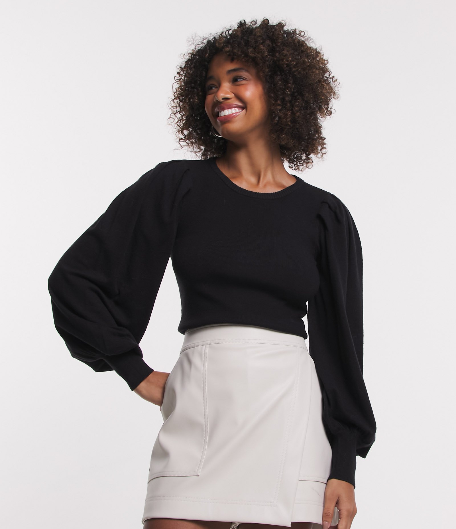 Blusa em Tricô com Manga Bufante e Punho Largo Preto 1