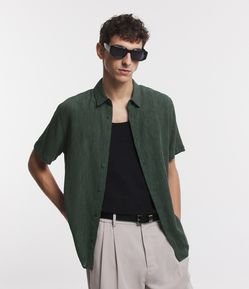 Camisa em Crepe Texturizado com Relevo