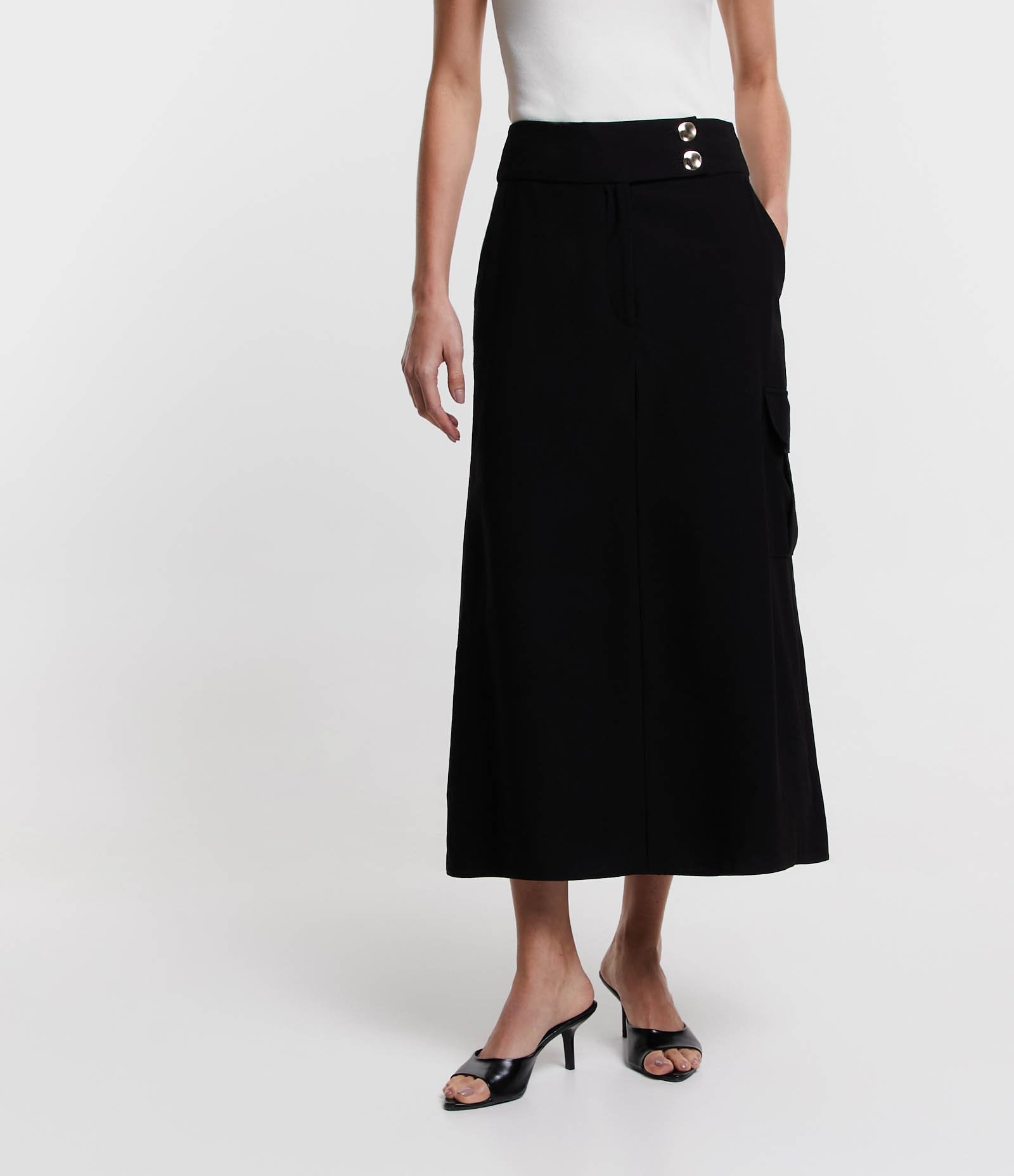 Saia Midi em Viscose com Botões no Cós Preto 2