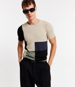Camiseta em Tricô com Blocos de Cor