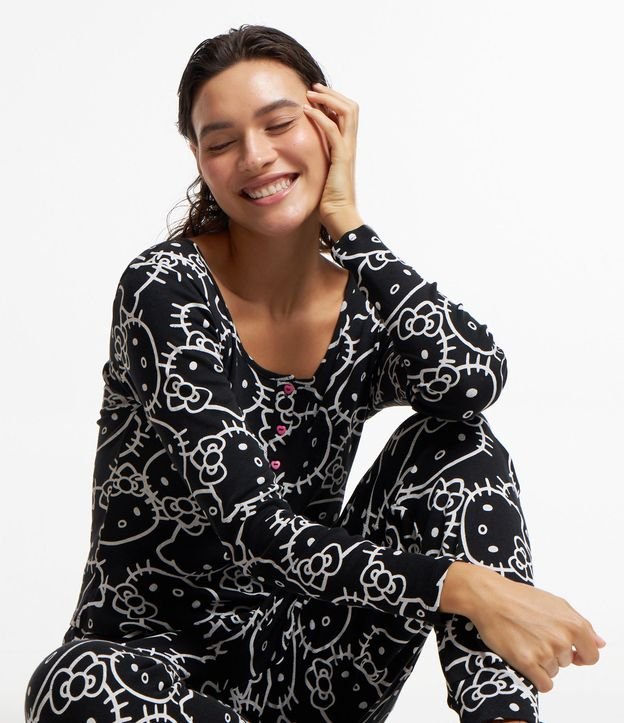 Pijama Longo com Botões e Estampa de Carinhas Hello Kitty Preto 4