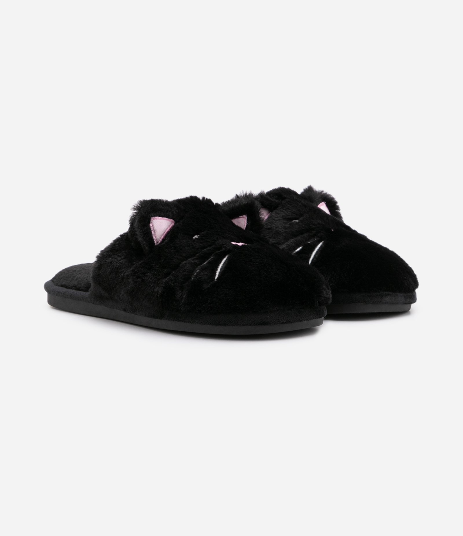 Pantufa Fechada com Bordado Gatinho Preto 4