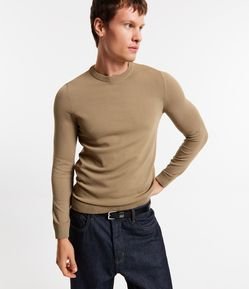 Suéter Básico em Viscose com Gola Redonda