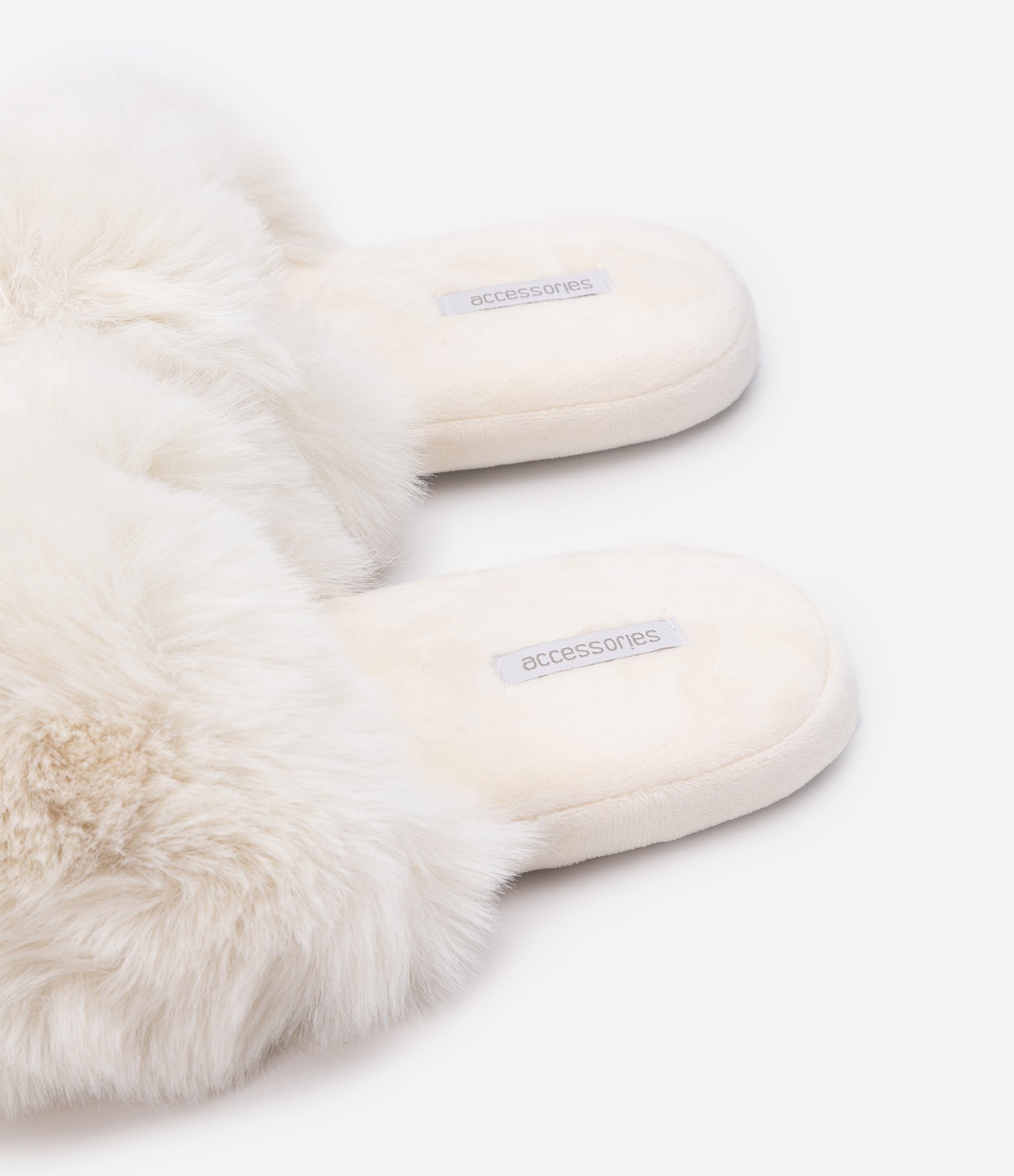 Pantufa Aberta com Pelinhos Bege 3