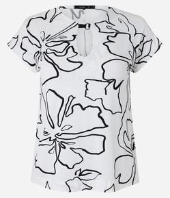 Blusa em Viscose com Detalhe na Gola e Estampa Floral Contrastante
