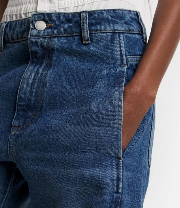 Calça Jeans Reta com Cós Estendido em Tecido Azul