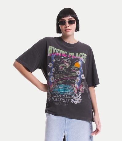 Camiseta Alongada em Meia Malha com Estampa Mystic Places Menor preço em Camiseta Alongada em Meia Malha com Estampa Mystic Places