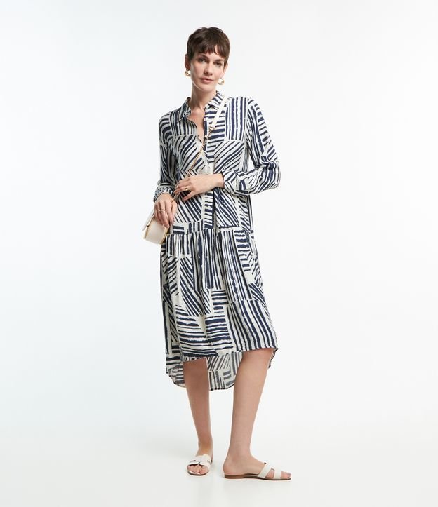 Vestido Chemise em Viscose com Abotoamento e Estampa Abstrata