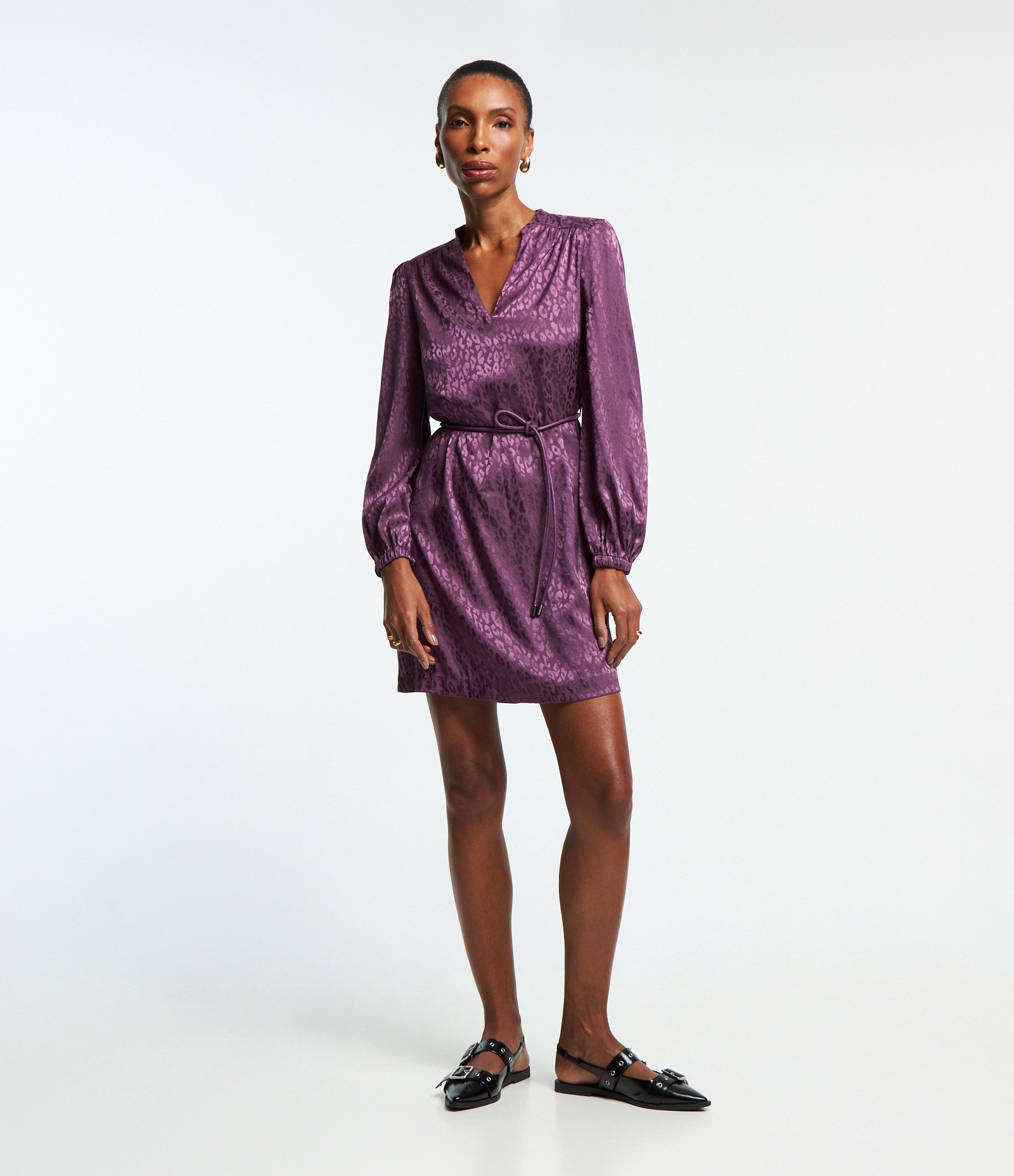 Vestido em Jacquard com Amarração na Cintura e Estampa Oncinha Roxo 2