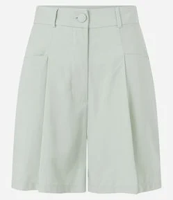 Bermuda em Viscose com Pregas e Bolsos Enviesados