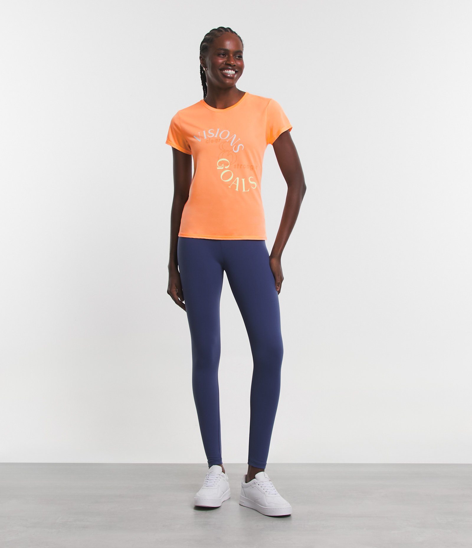 Camiseta Esportiva Crepe com Estampa em Lettering Laranja 2