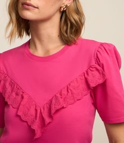 Blusa Manga Curta em Meia Malha com Babado de Renda