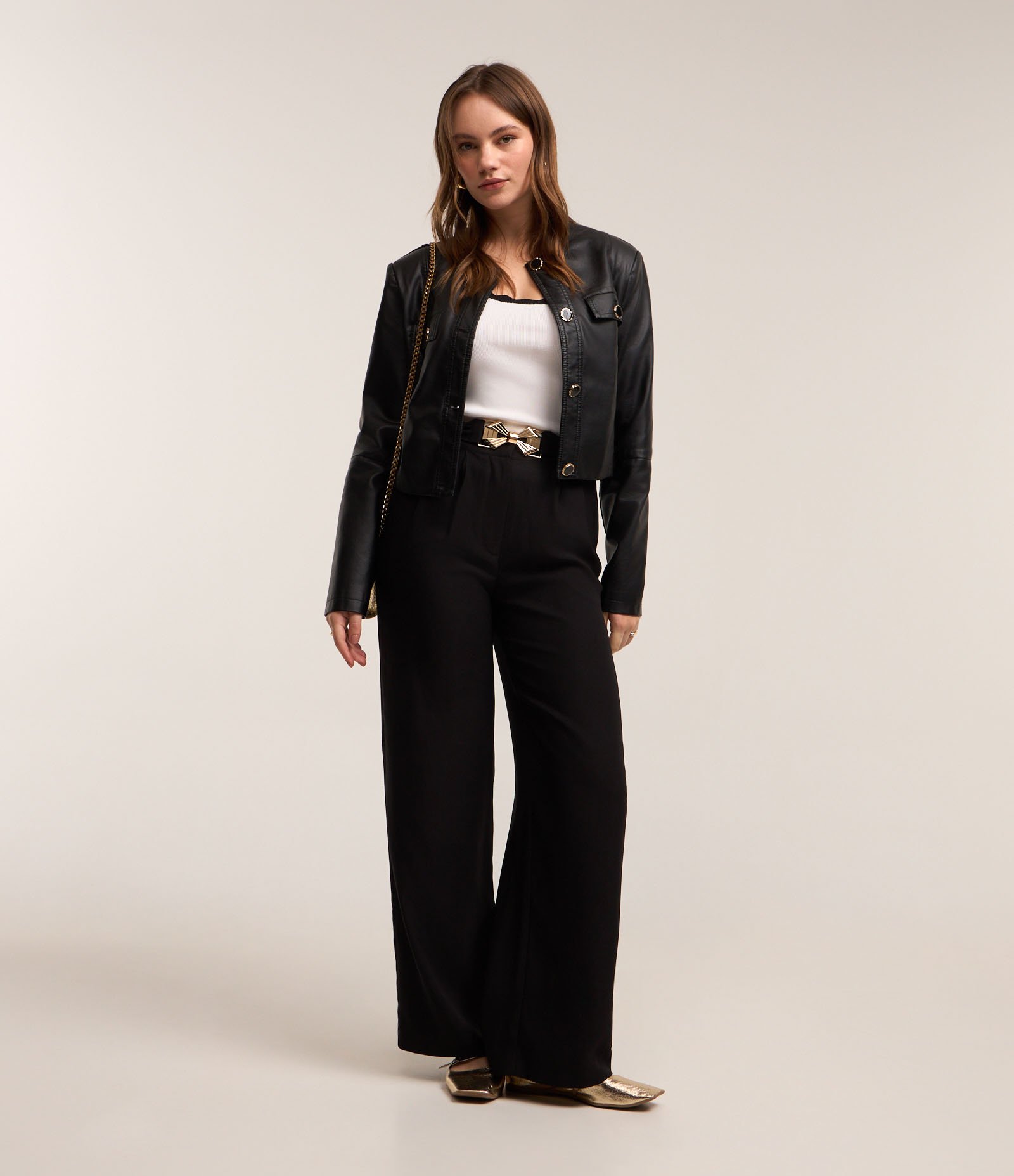 Calça Wide Leg Alfaiatada com Cinto Fivela Laço em Metal Preto 1