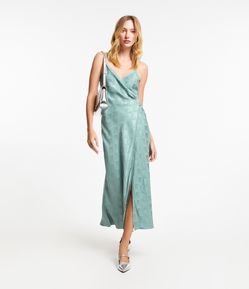 Vestido Slip Dress em Jacquard com Decote Transpassado e Drapeado