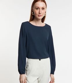 Blusa em Crepe com Decote Redondo