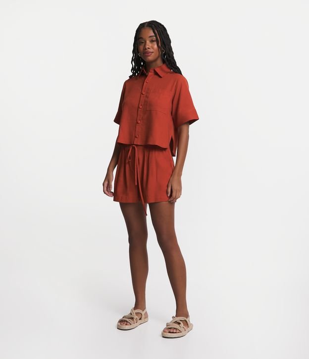 Short Curto em Linho com Cordinha para Amarração Frontal