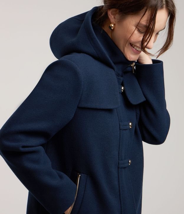 Casaco em Polivelour com Capuz e Abotoamento Frontal