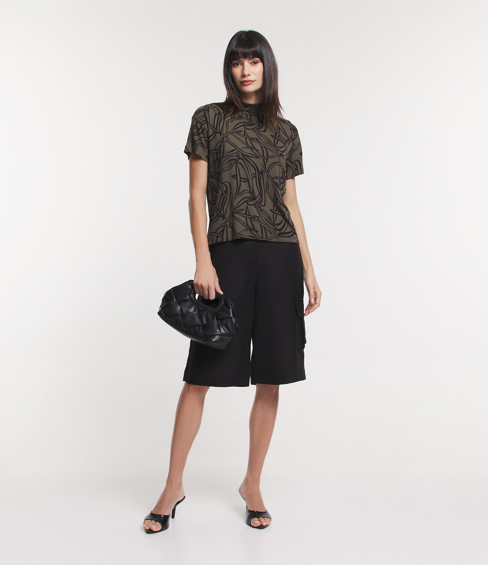 Blusa em Ribana com Golinha e Textura Canelada Verde Escuro 2