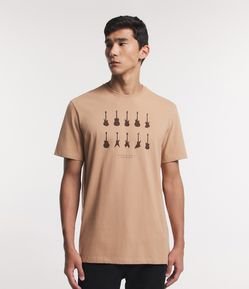 Camiseta em Algodão com Estampa de Guitarras